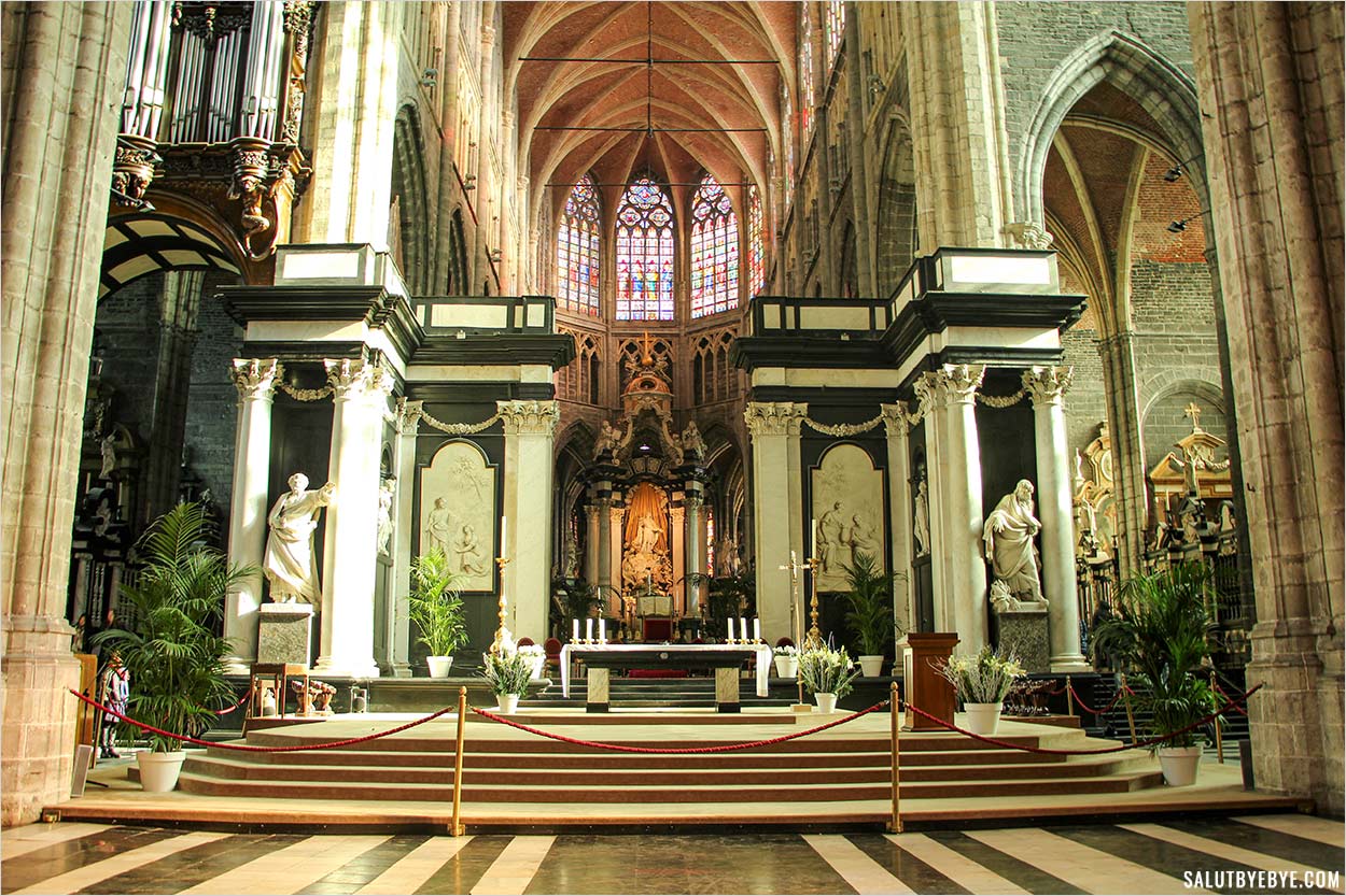 Intérieur de la cathédrale Saint-Bavon