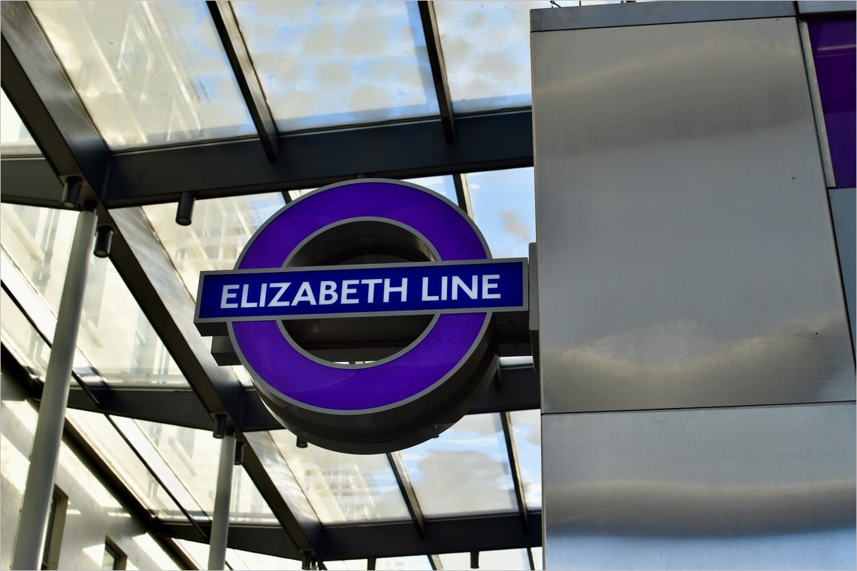 Panneau de la Elizabeth Line à Londres