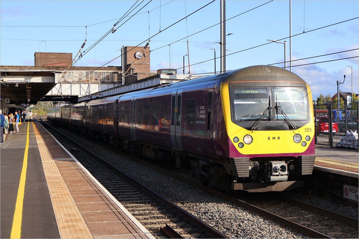 Le train entre Luton et Londres