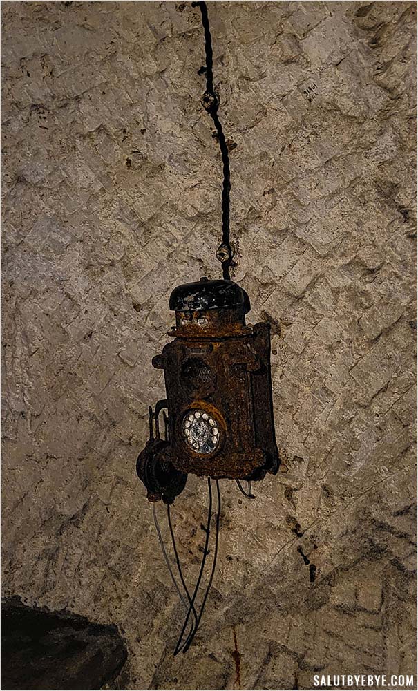 Téléphone de service dans le tunnel Bourbon