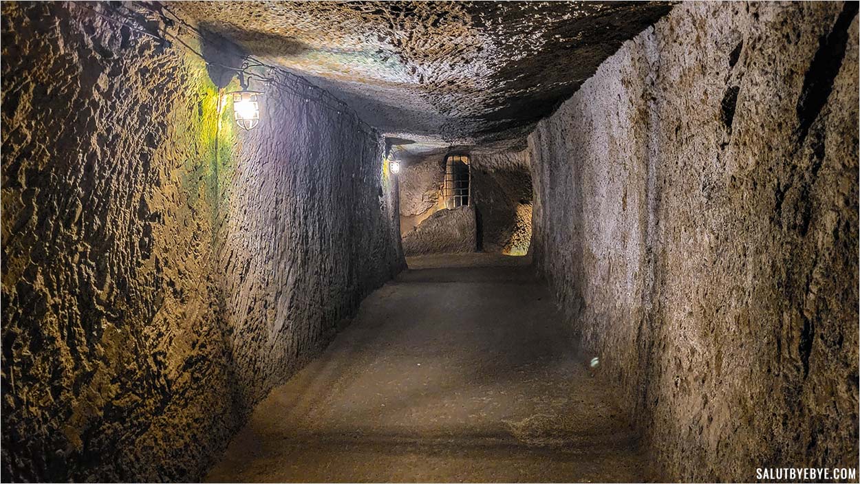 Un tunnel dans la Galleria Borbonica