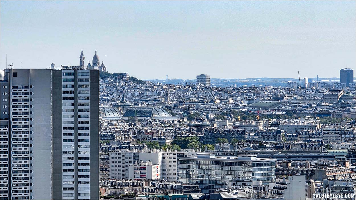 Montmartre et le Grand Palais depuis le Ballon de Paris