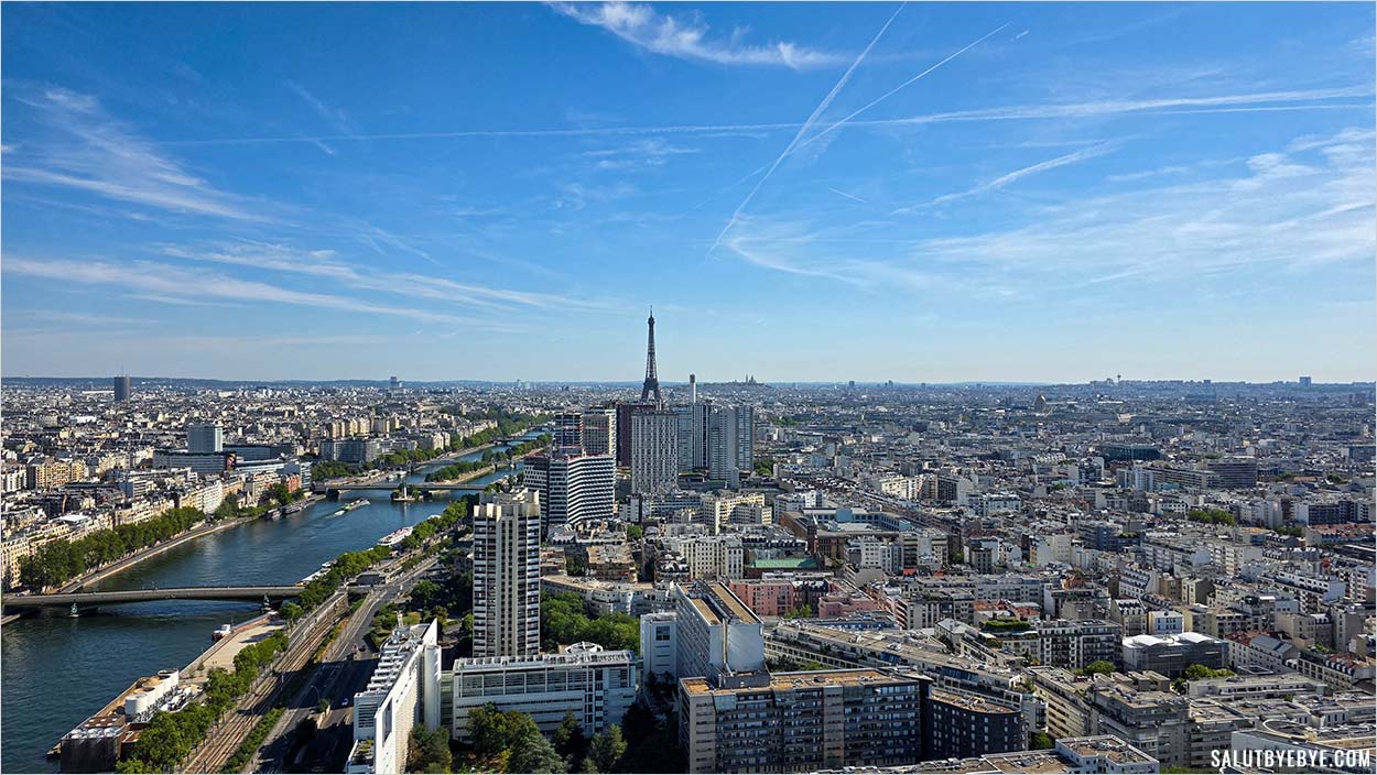 La Tour Eiffel et la Seine depuis le Ballon de Paris